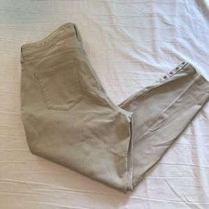 Cropped Khaki pants